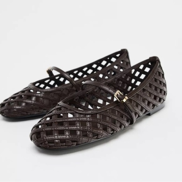 Zara Shoes - Zara Woven Ballet Flats in Chocolate Brown Size: 37